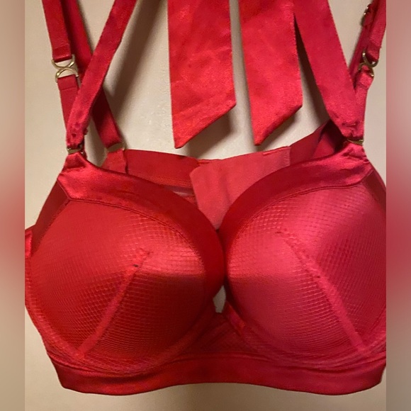 Victoria’s Secret Very Sexy Push Bra - Picture 4 of 6